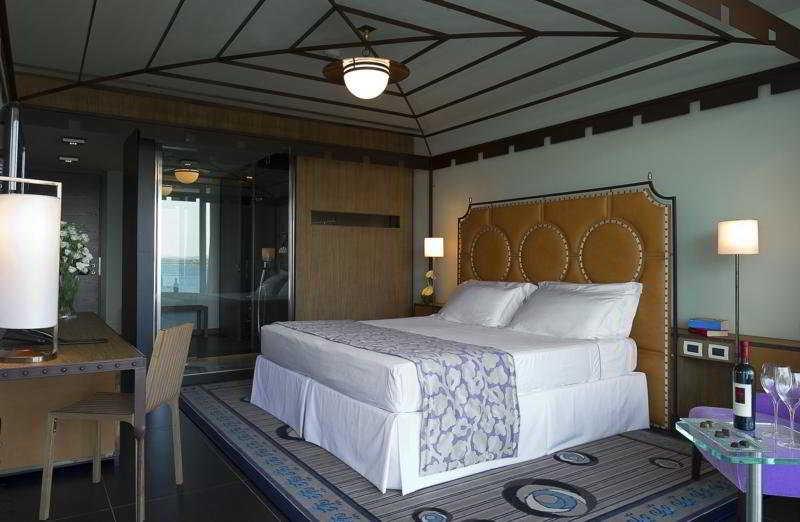 La Maddalena Hotel & Yacht Club ภายนอก รูปภาพ